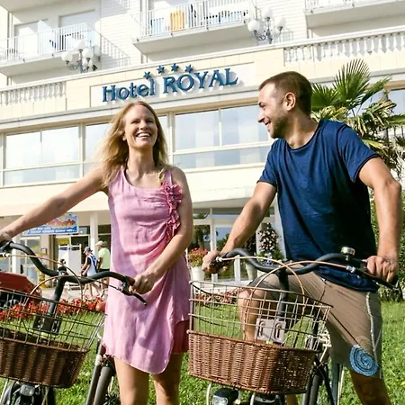 Royal 酒店 4*