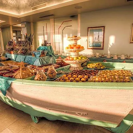 Royal Hotel 4*