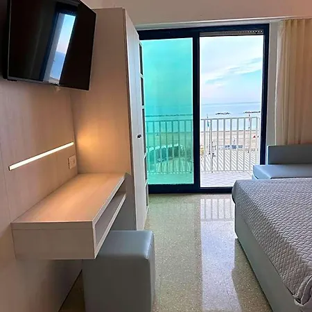 Royal 4*