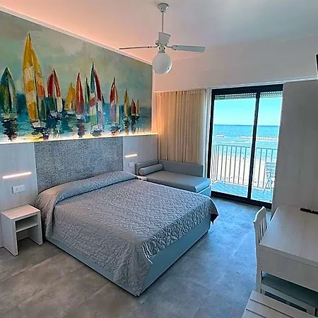 Royal Hotel 4*